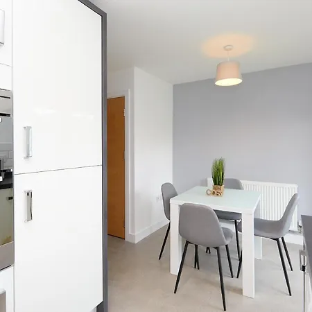 Derby Comfort Stay - 2 Bed House, 3 Min Walk To Hospital, Free Parking Exterior photo