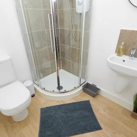 Derby Comfort Stay - 2 Bed House, 3 Min Walk To Hospital, Free Parking Exterior photo