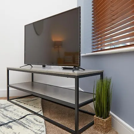 Derby Comfort Stay - 2 Bed House, 3 Min Walk To Hospital, Free Parking Exterior photo