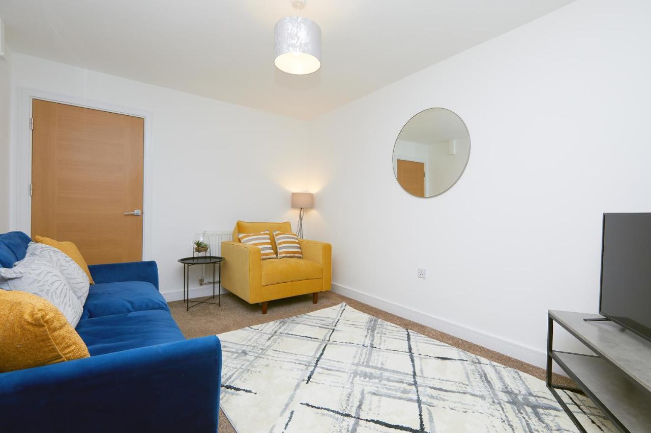 Comfort - 2 Bed House, 3 Min Walk To Hospital, Free Parking Holiday home *