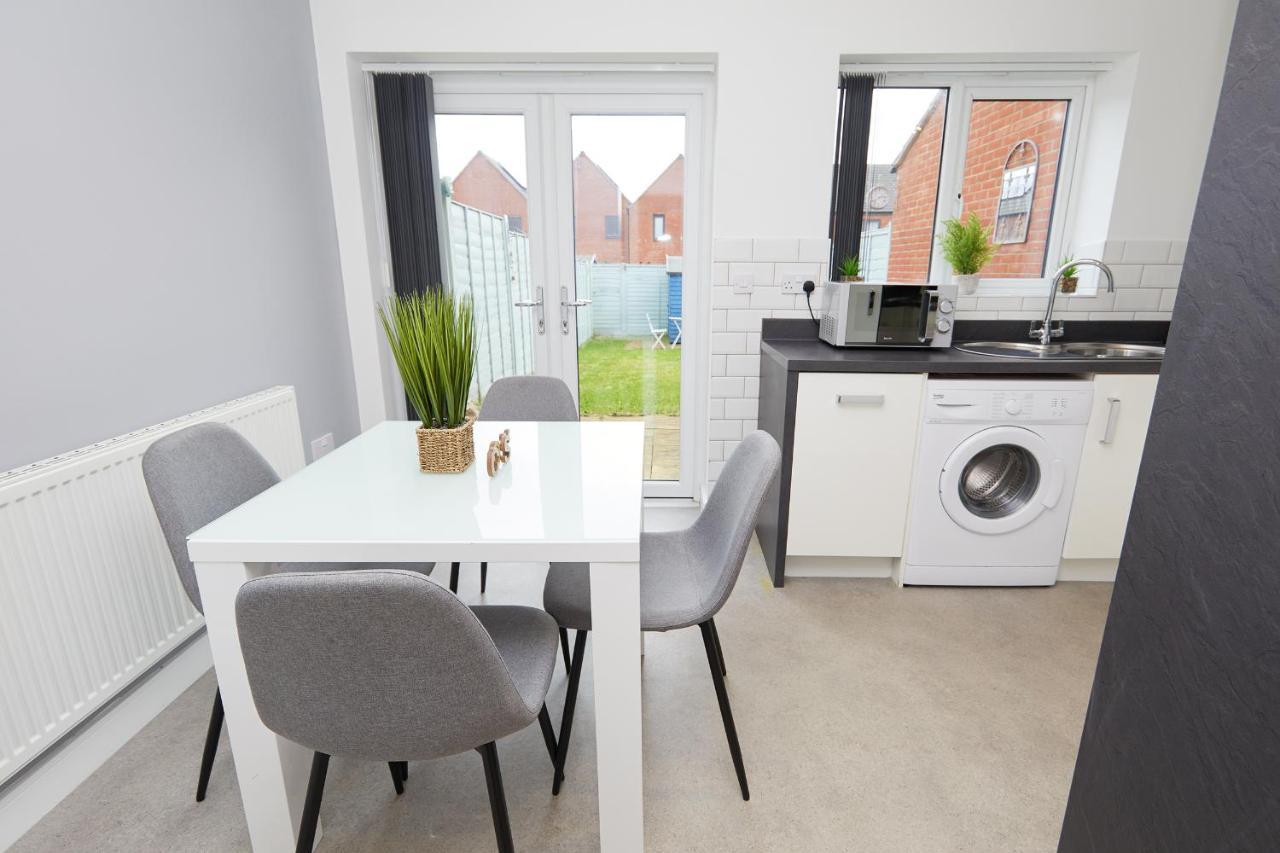 Holiday home Comfort - 2 Bed House, 3 Min Walk To Hospital, Free Parking Derby