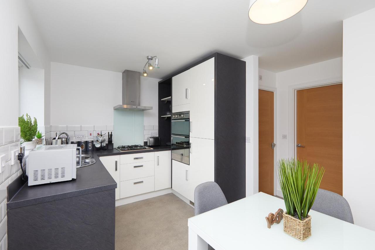 Holiday home Comfort - 2 Bed House, 3 Min Walk To Hospital, Free Parking *