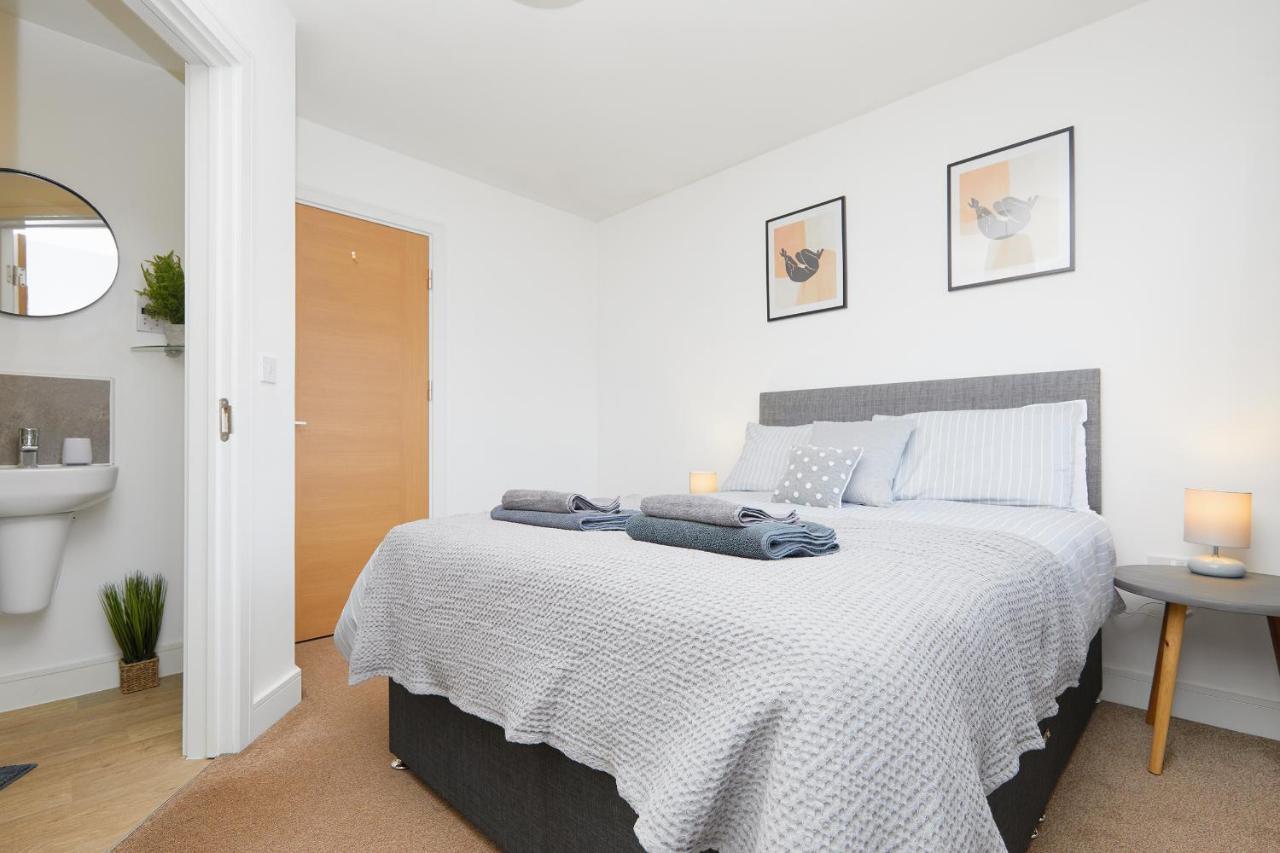 Comfort - 2 Bed House, 3 Min Walk To Hospital, Free Parking * Derby
