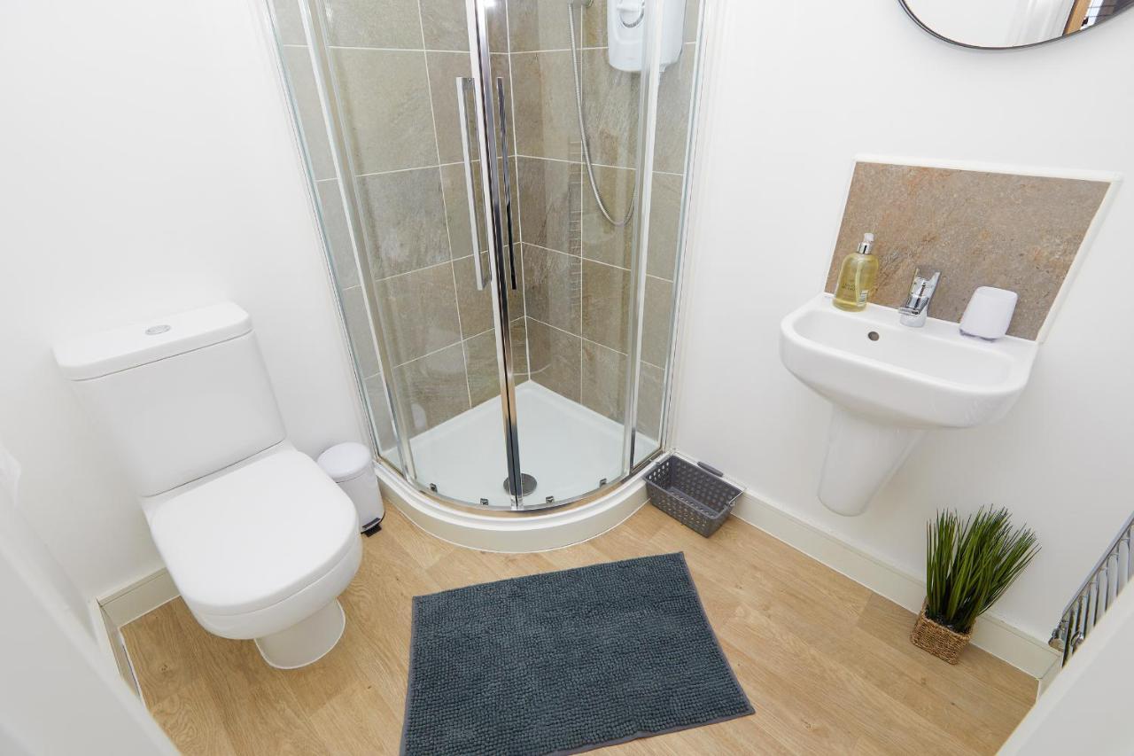 Comfort - 2 Bed House, 3 Min Walk To Hospital, Free Parking Holiday home